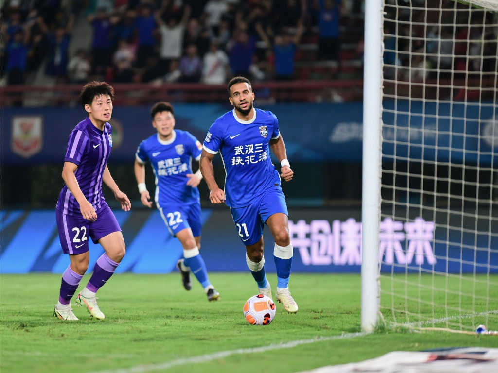 一名沉穩的 一名沉穩的